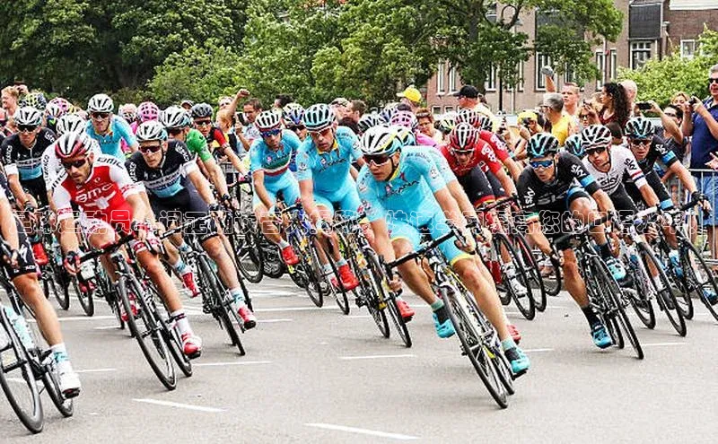 极悦登录百家号足球运动员单词正确读音大揭秘，快速学习提高您的口语水平！